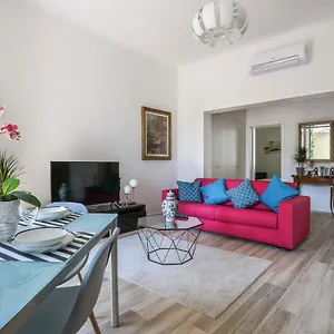 https://cavour-apartment-in-florence-hosted-by-sweetstay.it-tuscanyhotel.com